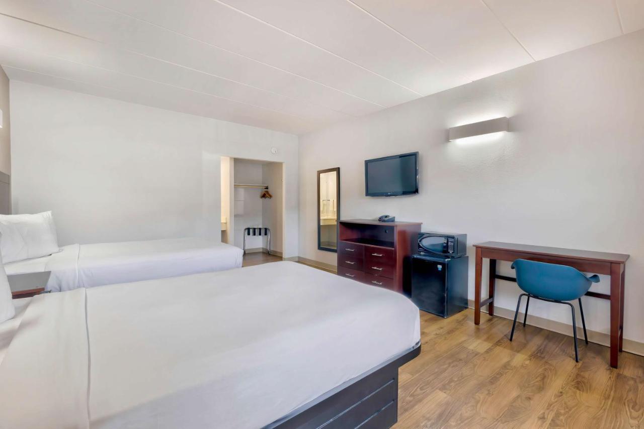 Motel 6-Falls Church, Va - Arlington Boulevard Bagian luar foto