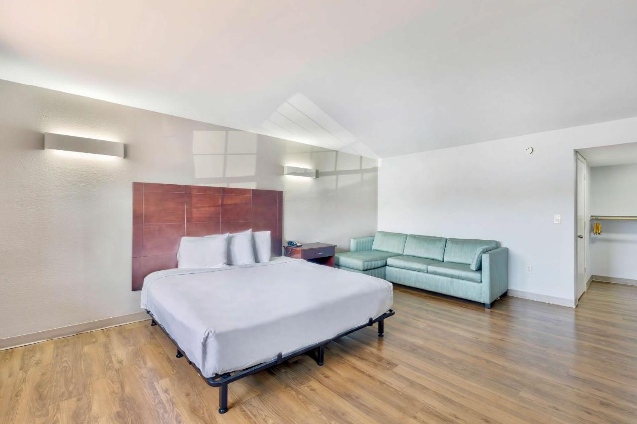 Motel 6-Falls Church, Va - Arlington Boulevard Bagian luar foto