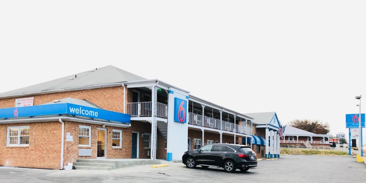 Motel 6-Falls Church, Va - Arlington Boulevard Bagian luar foto